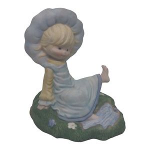 Megan and Friends Heartline Porcelain Figurine
